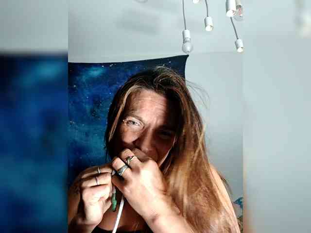 Headgames3686 webcam