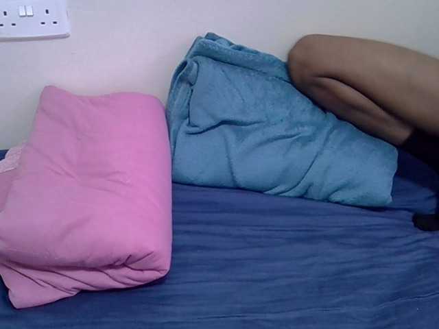 Hot-tara's BongaCams show and profile