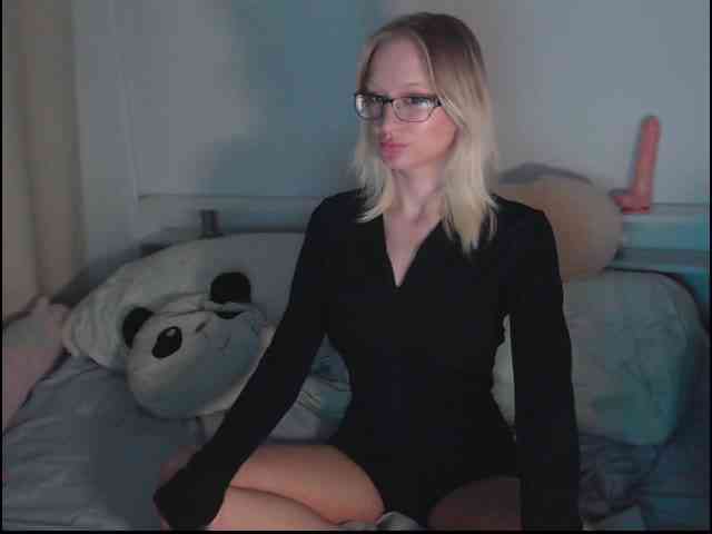 ChloeElegia webcam