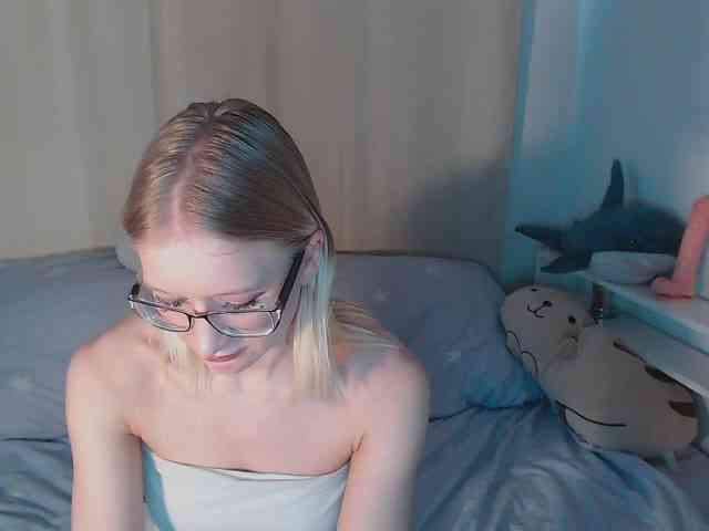 Chloe1love Live Webcam on BongaCams