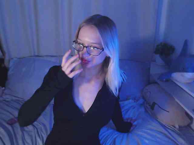 ChloeElegia webcam