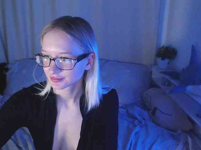 ChloeElegia webcam