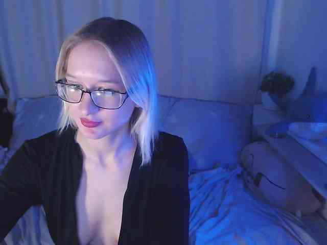ChloeElegia webcam