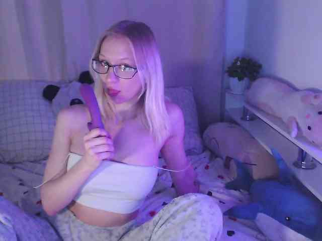 ChloeElegia webcam
