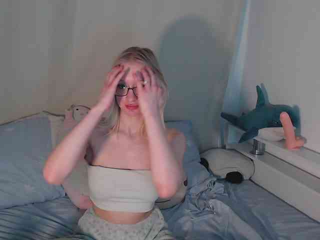 ChloeElegia webcam