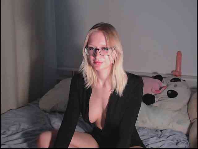 ChloeElegia webcam