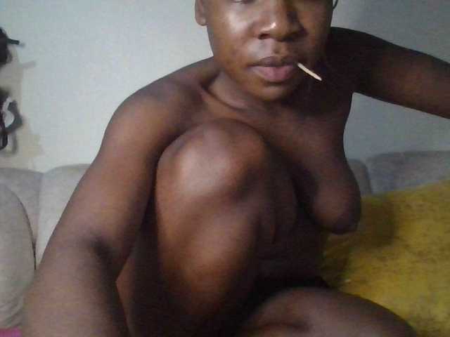 Sexbutt's BongaCams show and profile