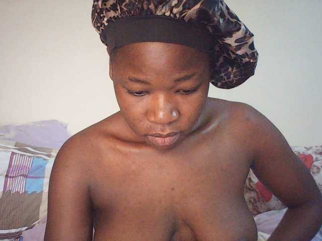 Sexbutt's BongaCams show and profile