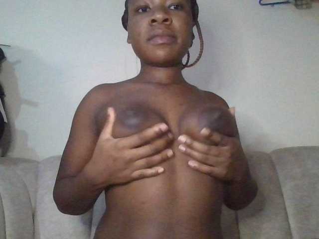 Sexbutt's BongaCams show and profile