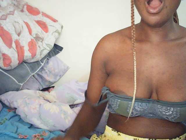 Sexbutt's BongaCams show and profile