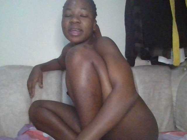 Sexbutt's BongaCams show and profile