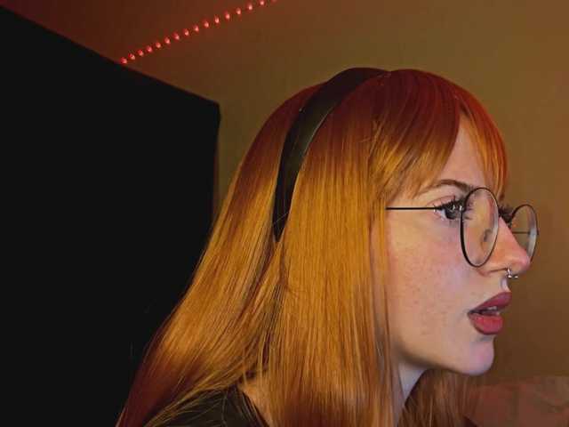 -LisaMeow- – webcam model profile photo