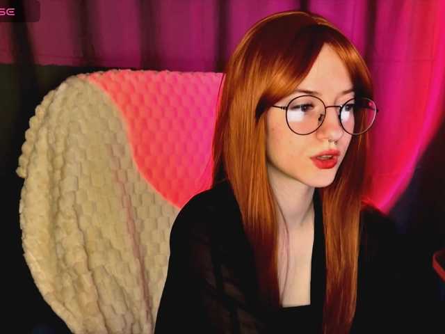 -LisaMeow-'s BongaCams show and profile