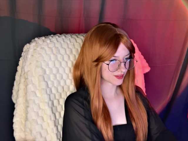 -LisaMeow-'s BongaCams show and profile