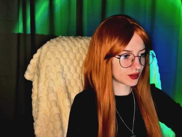 -LisaMeow-'s BongaCams show and profile