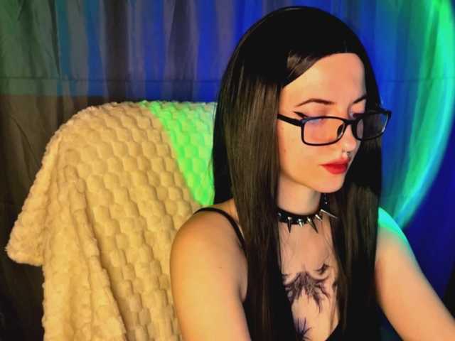 -LisaMeow-'s BongaCams show and profile