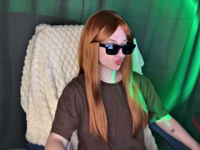 -LisaMeow-'s BongaCams show and profile