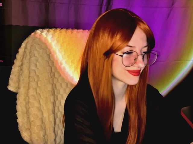 -LisaMeow-'s BongaCams show and profile