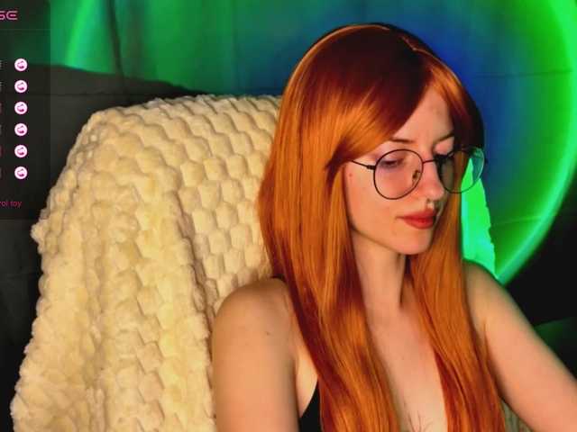 -LisaMeow-'s BongaCams show and profile