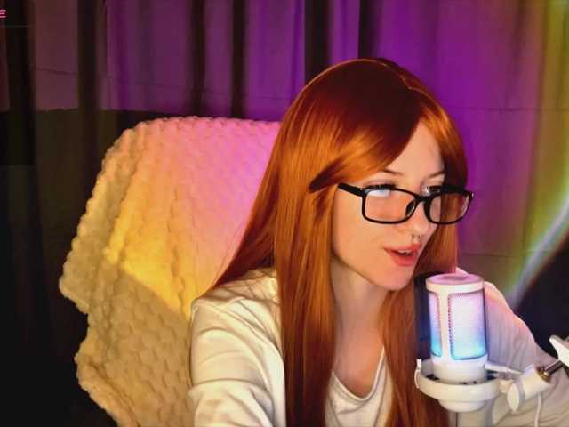 -LisaMeow-'s BongaCams show and profile