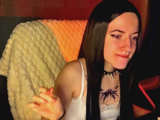 -LisaMeow-'s BongaCams show and profile