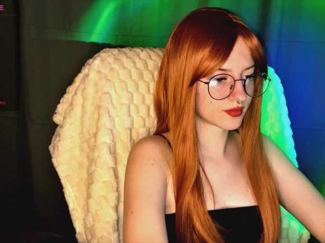 -LisaMeow-'s BongaCams show and profile