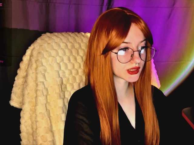 -LisaMeow-'s BongaCams show and profile