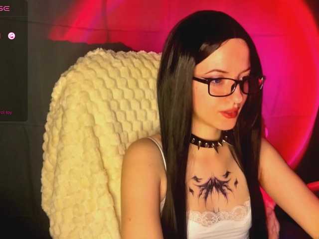 -LisaMeow-'s BongaCams show and profile