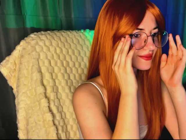 -LisaMeow-'s BongaCams show and profile