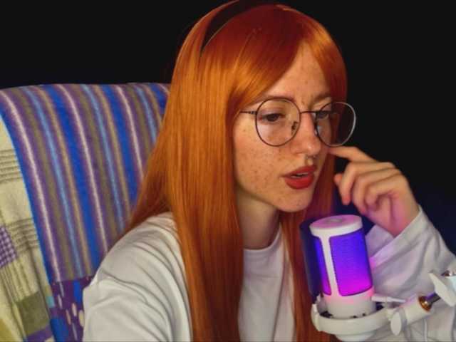 -LisaMeow-'s BongaCams show and profile