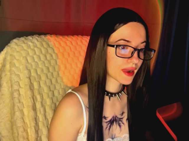 -LisaMeow-'s BongaCams show and profile