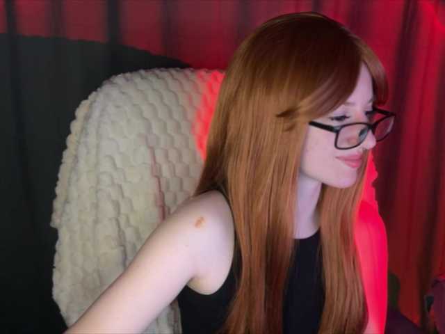 -LisaMeow-'s BongaCams show and profile