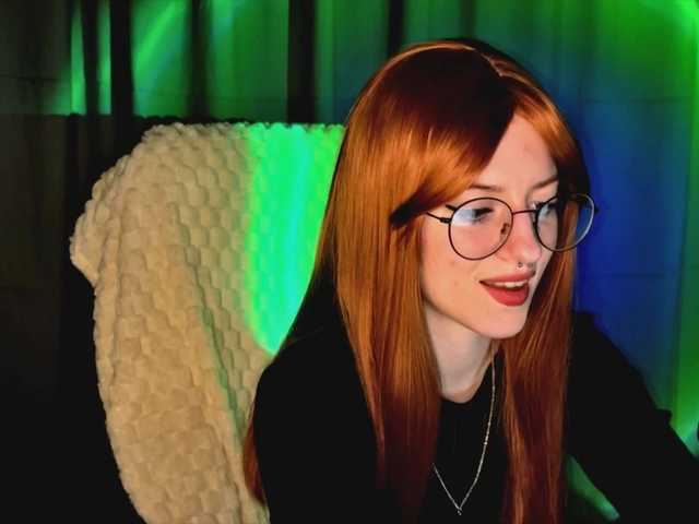 -LisaMeow-'s BongaCams show and profile