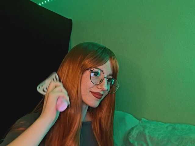 -LisaMeow-'s BongaCams show and profile