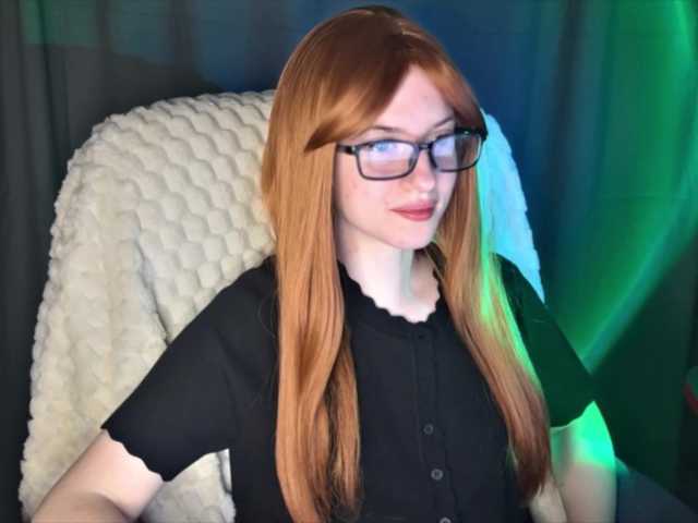 -LisaMeow-'s BongaCams show and profile