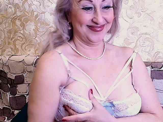 SaraSmith Live Webcam on BongaCams