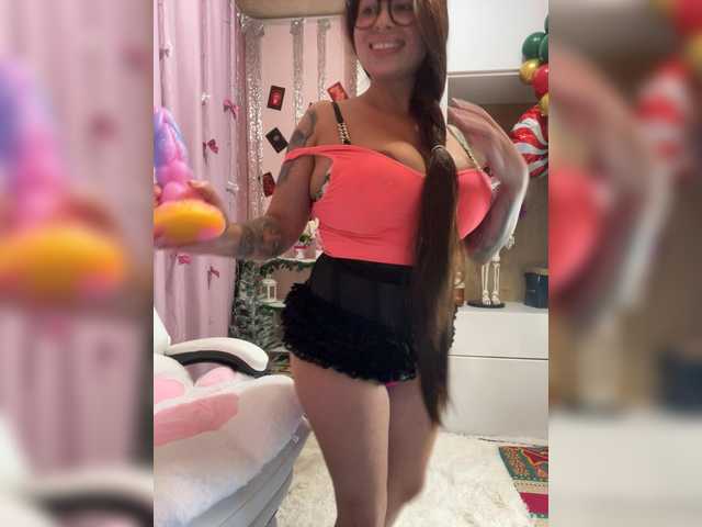 ELIZABETH-PLANET's BongaCams show and profile