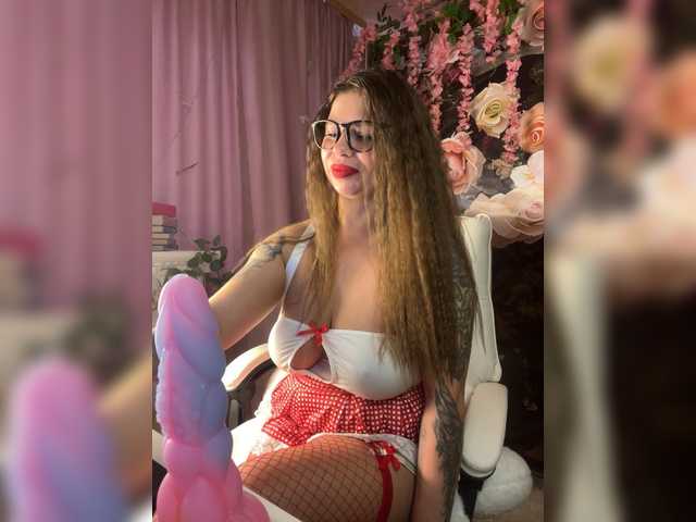 ELIZABETH-PLANET's BongaCams show and profile