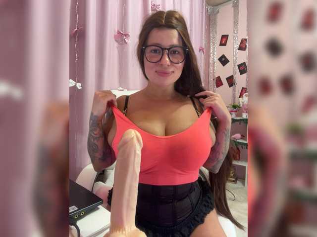 ELIZABETH-PLANET's BongaCams show and profile