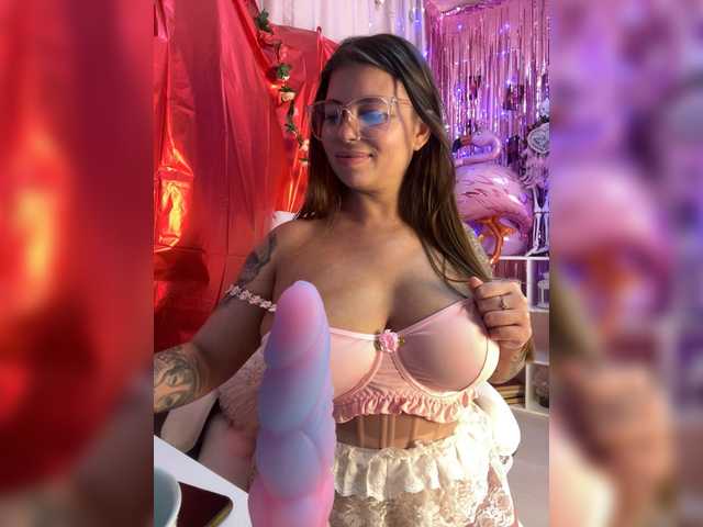 ELIZABETH-PLANET's BongaCams show and profile