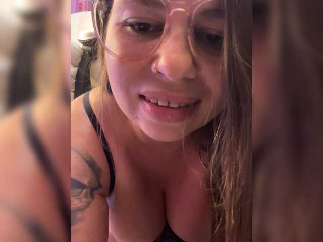 ELIZABETH-PLANET's BongaCams show and profile