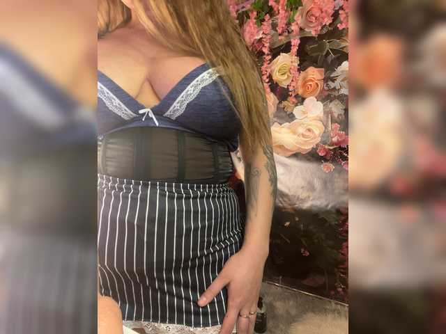 ELIZABETH-PLANET's BongaCams show and profile