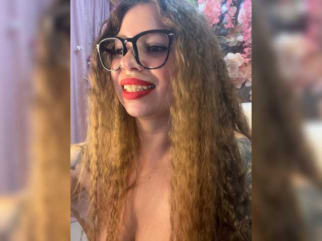 ELIZABETH-PLANET's BongaCams show and profile