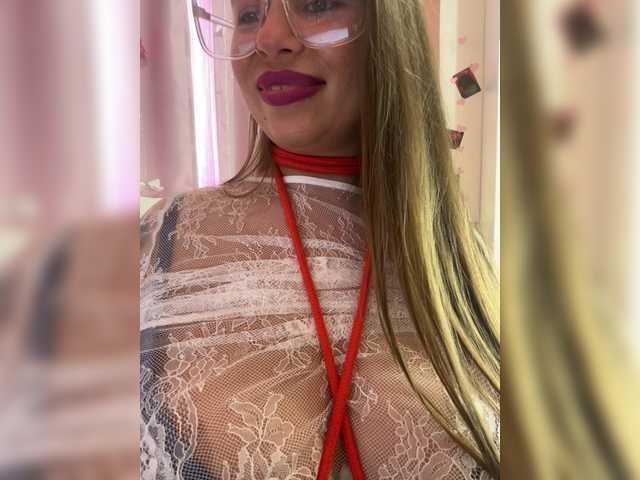 ELIZABETH-PLANET's BongaCams show and profile