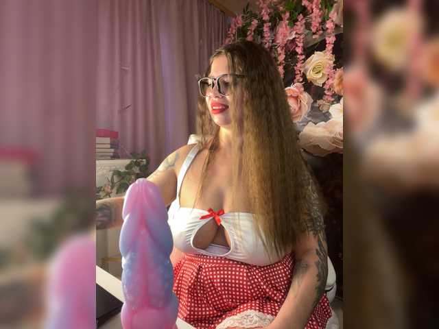 ELIZABETH-PLANET's BongaCams show and profile