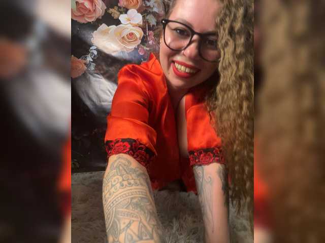 ELIZABETH-PLANET's BongaCams show and profile