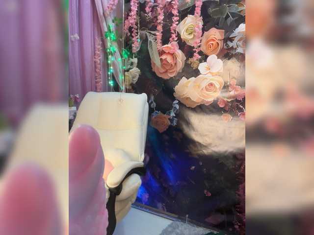 le modèle ELIZABETH-PLANET est en webcam porno dans un show sur le site bongacams, il possède les tags suivants: White/Caucasian,Brunette,Shaved