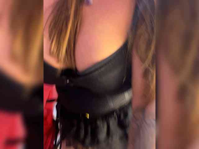 ELIZABETH-PLANET Live Webcam on BongaCams