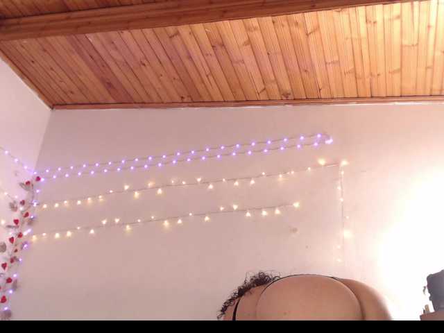 adelen-smith's BongaCams show and profile