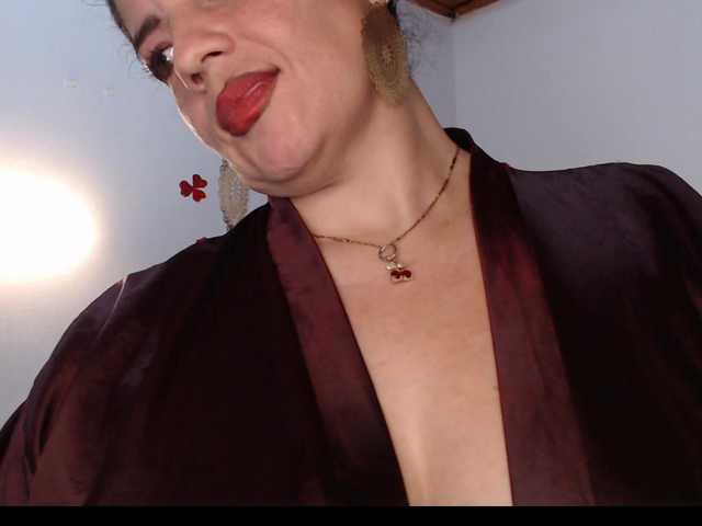 adelen-smith's BongaCams show and profile